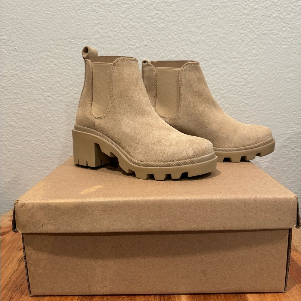 Steve Madden Hadlee Lug Sole Boots - NWT